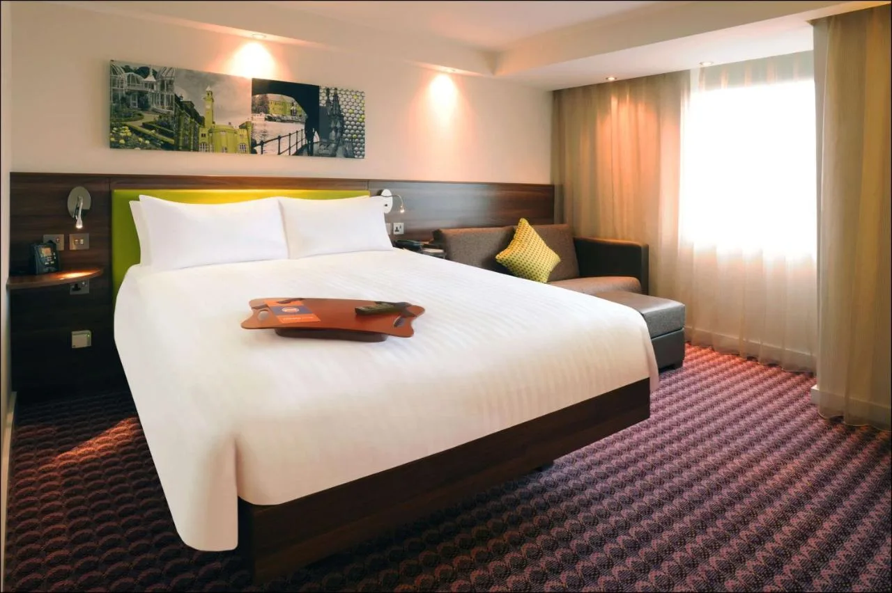 Queen Room - Mobility Accessible